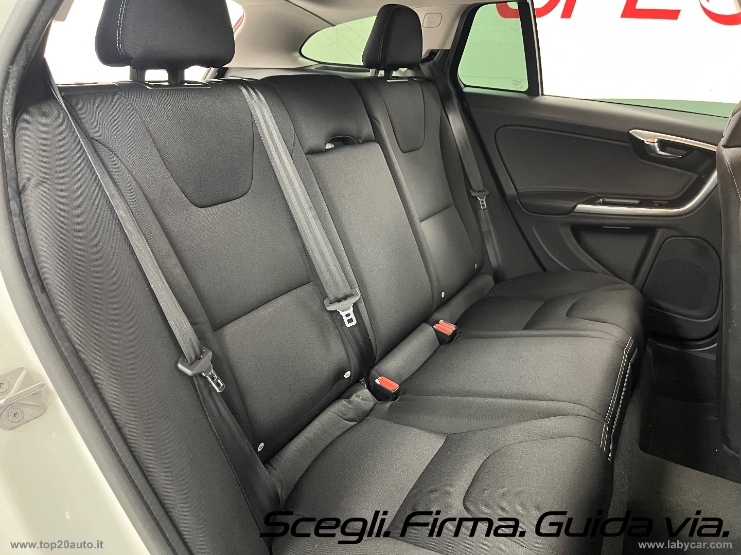 V60 Cross Country D3 Geartronic Momentum - immagine 13