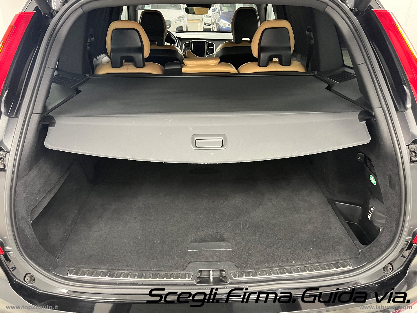 XC90 D5 AWD Geartronic Inscription|TOTAL BLACK|PELLE TOTALE - immagine 13