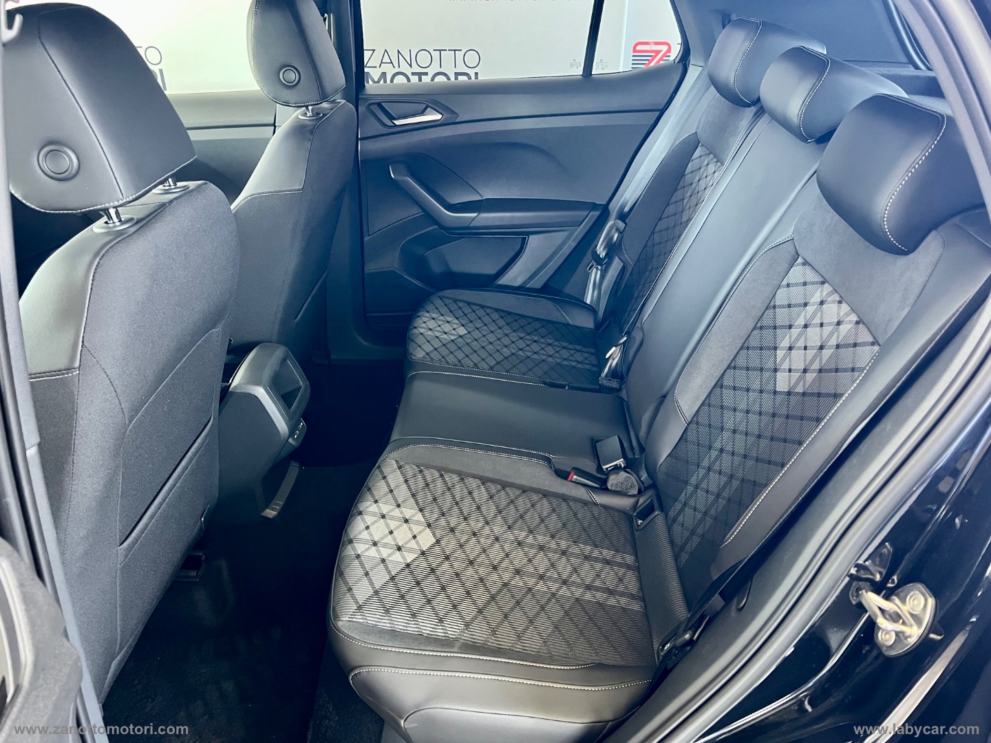 T-Cross 1.0 TSI 115 CV R-Line Plus PREZZO REALE - immagine 13