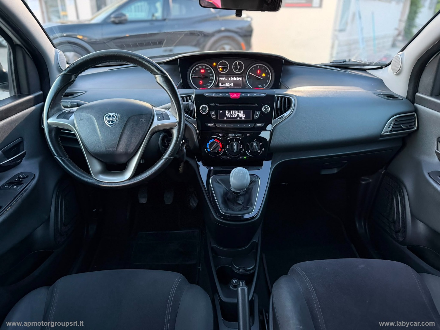Ypsilon 0.9 T.Air 85CV 5p. Met.Ec. Gold - immagine 13