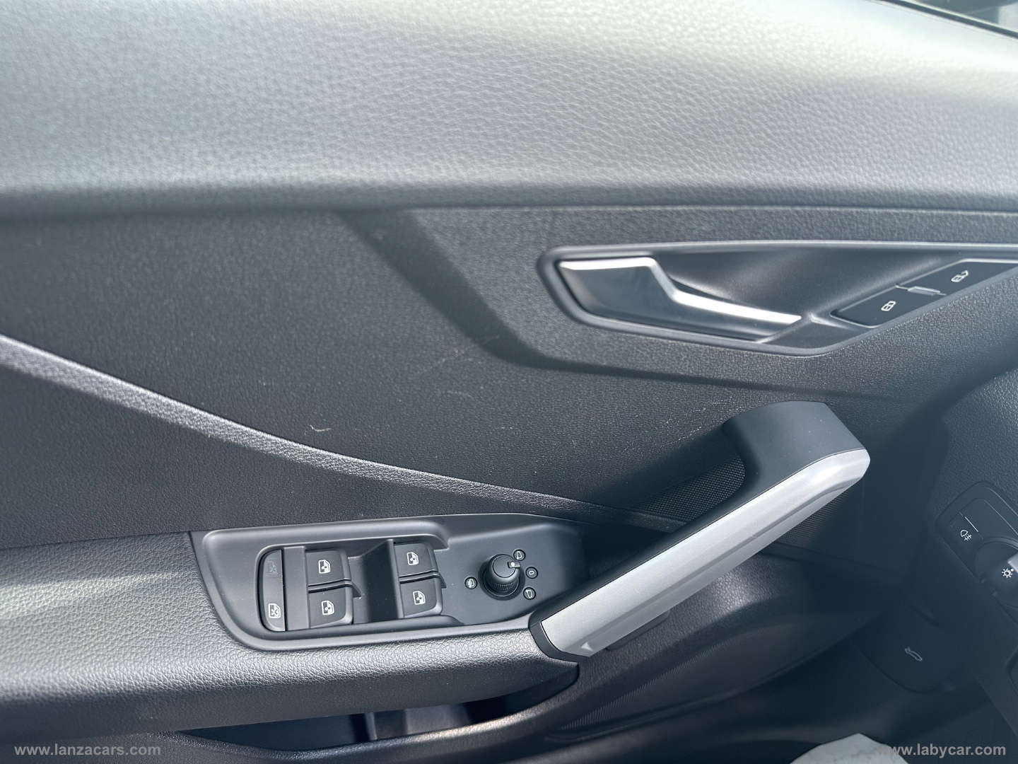 Q2 30 TDI S tronic Business - immagine 13