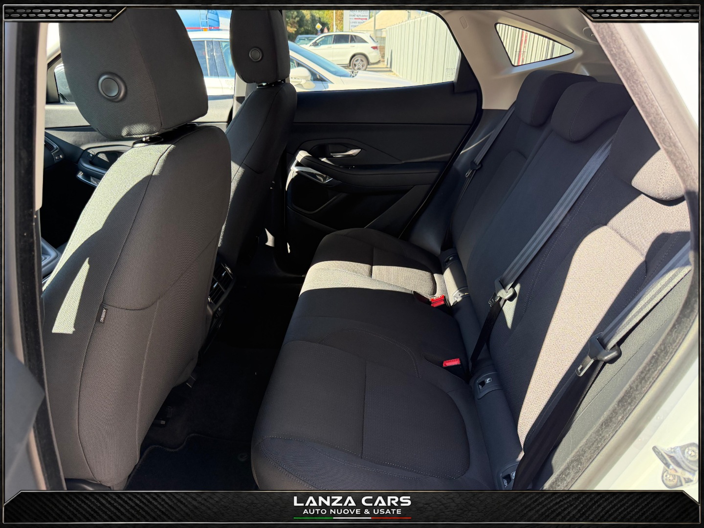 E-Pace 2.0D 150CV - immagine 13