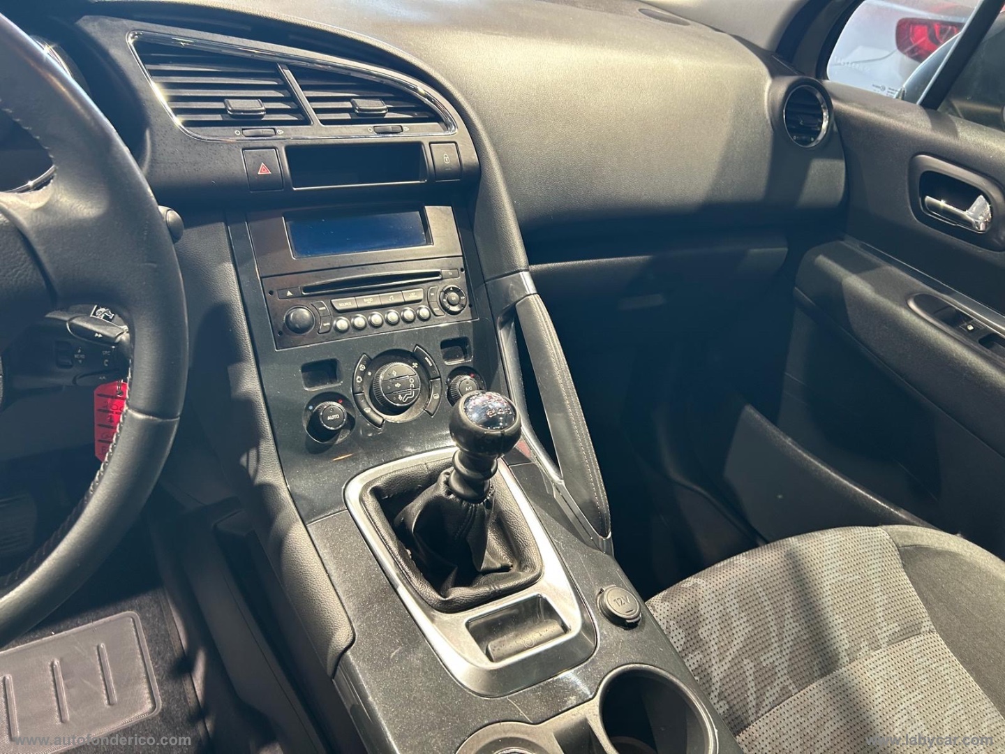 3008 1.6 HDi 112 CV Business - immagine 13