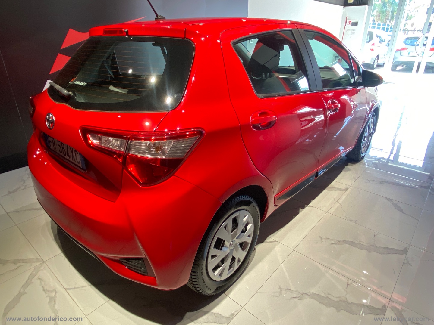 Yaris 1.0 72 CV 5p. Lounge - immagine 13