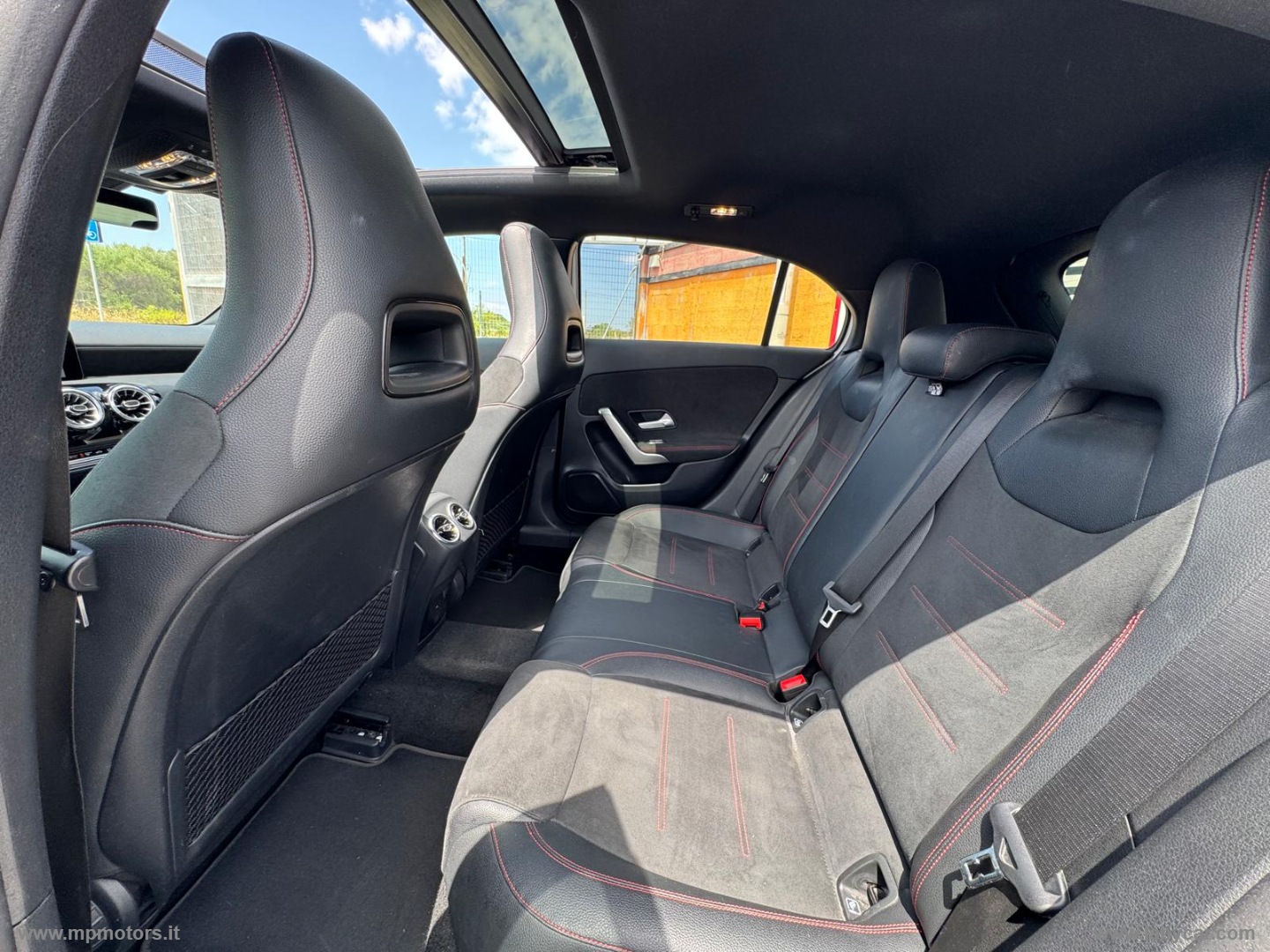 A 200 D PREMIUM AMG LINE AUTOMATICA 2.0 150CV - immagine 13