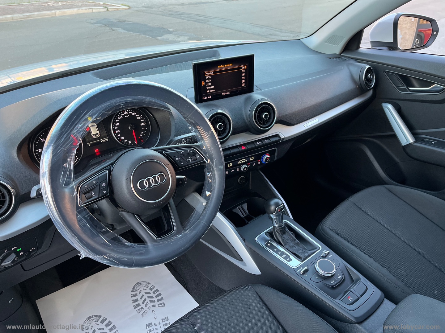 Q2 30 TDI S tronic Business Design - immagine 13