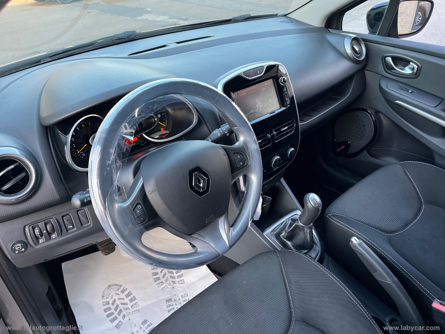 Clio 1.2 75 CV GPL 5p. Costume National - immagine 13