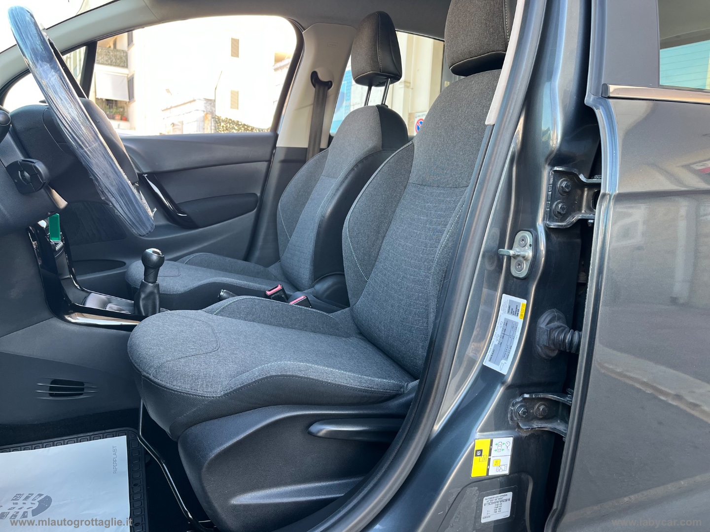 C3 BlueHDi 75 Exclusive - immagine 13