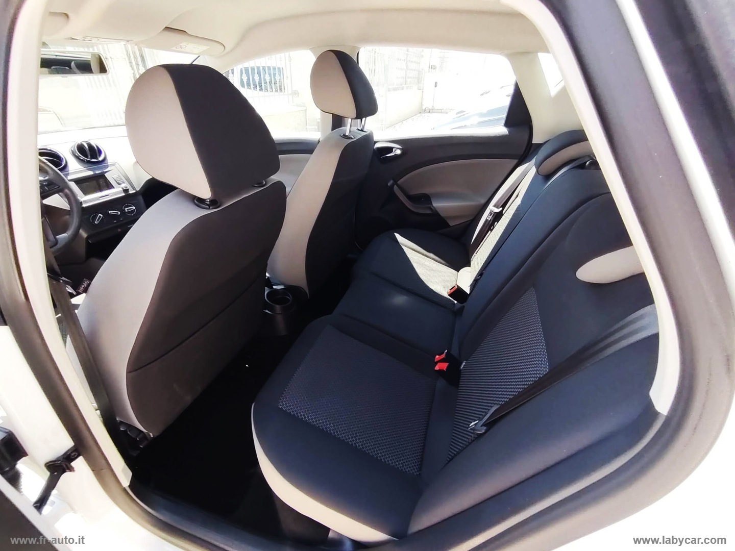 Ibiza 1.0 75CV 5p. Connect - immagine 13