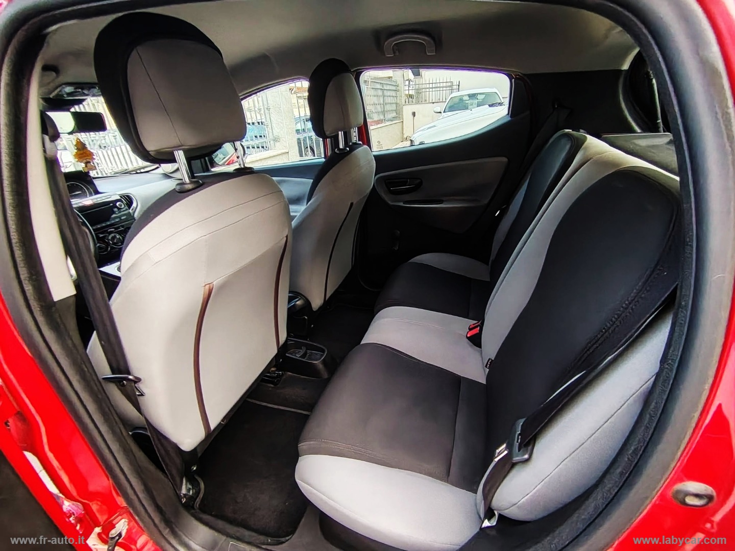Ypsilon 1.2 69 CV 5p. GPL Ecochic Gold - immagine 13