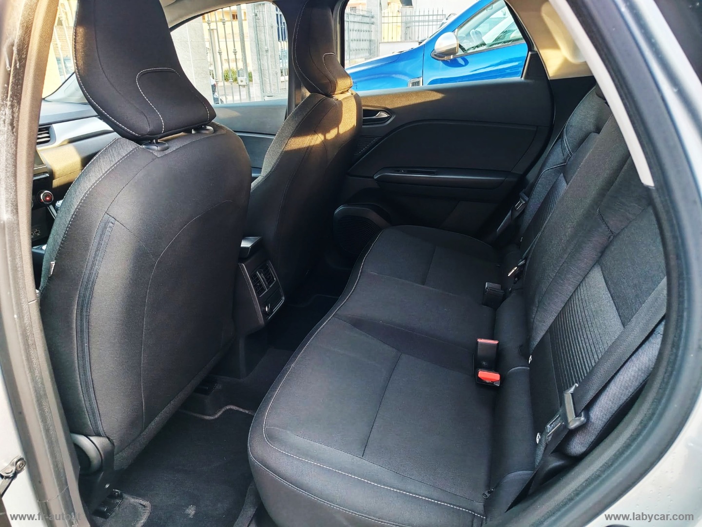 Captur TCe 12V 100 CV GPL FAP Business - immagine 13