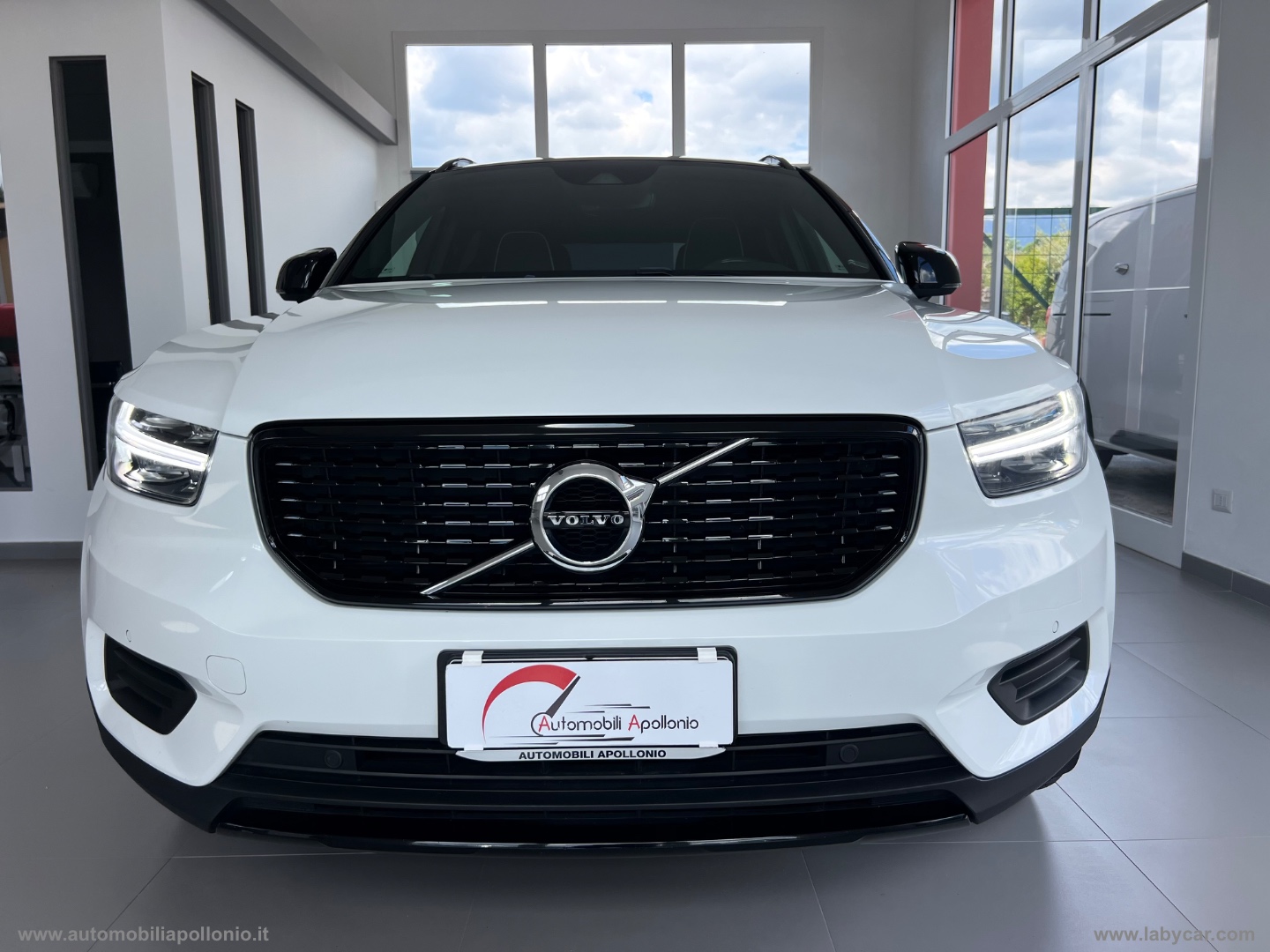 XC40 D3 R-design - immagine 13
