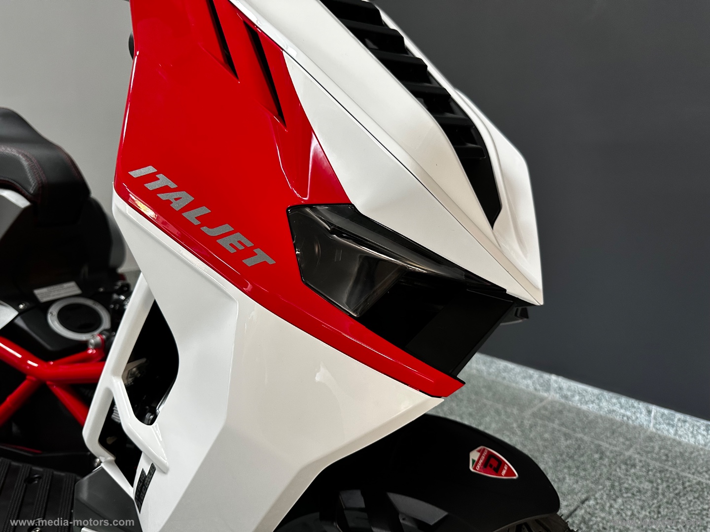 DRAGSTER 125 TRICOLORE - immagine 13