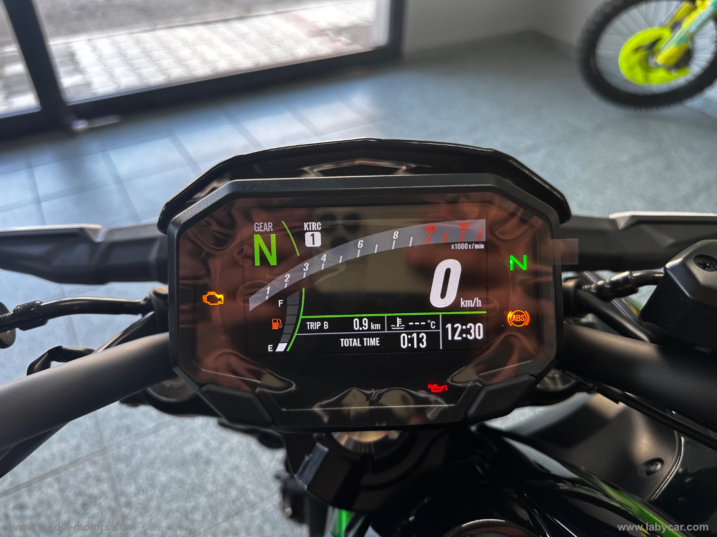 Z 650 Metallic Spark Black / Green - immagine 13