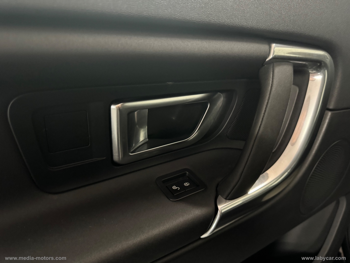 Discovery Sport 2.0 TD4 150 Bus.Pr. SE - immagine 13