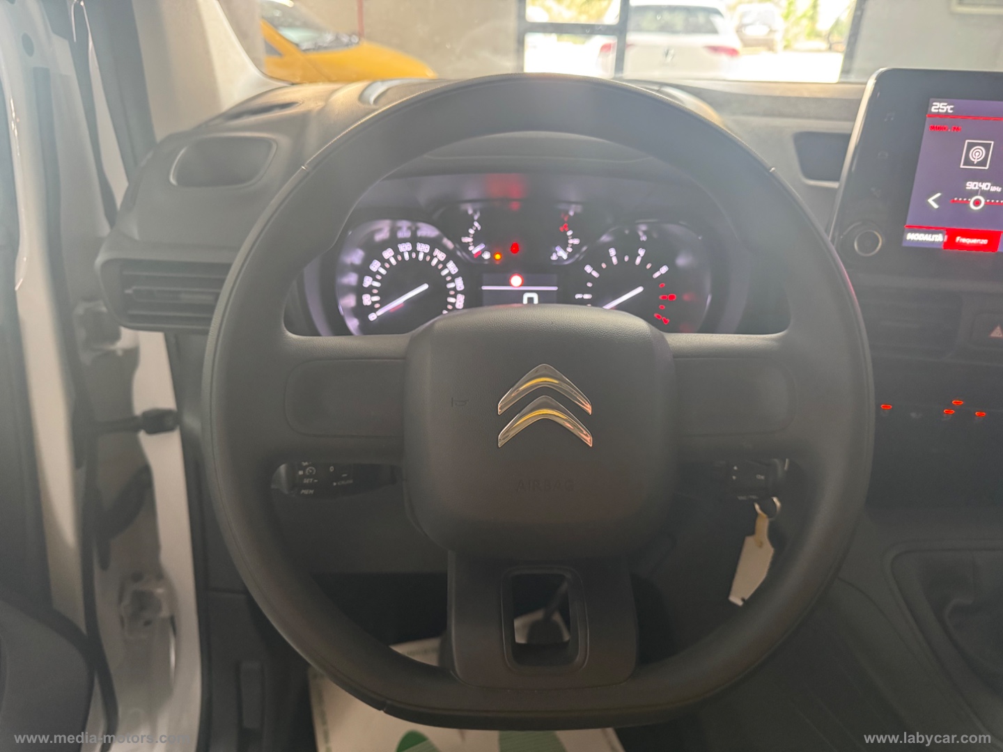 Berlingo BlueHDi 100 S&S Combi Live - immagine 13
