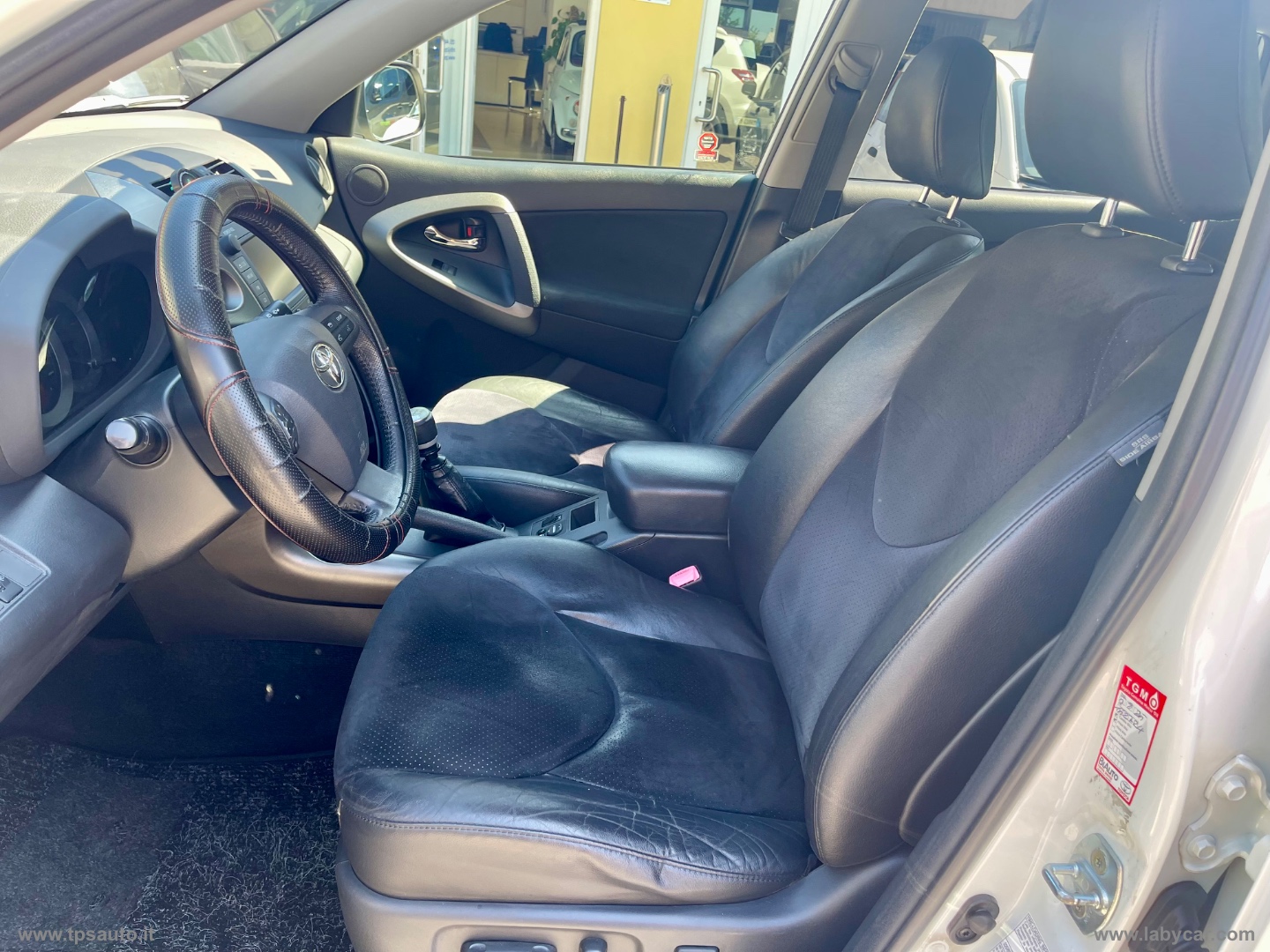 RAV4 Crossover 2.2 D-4D 150 CV Exclusive - immagine 13