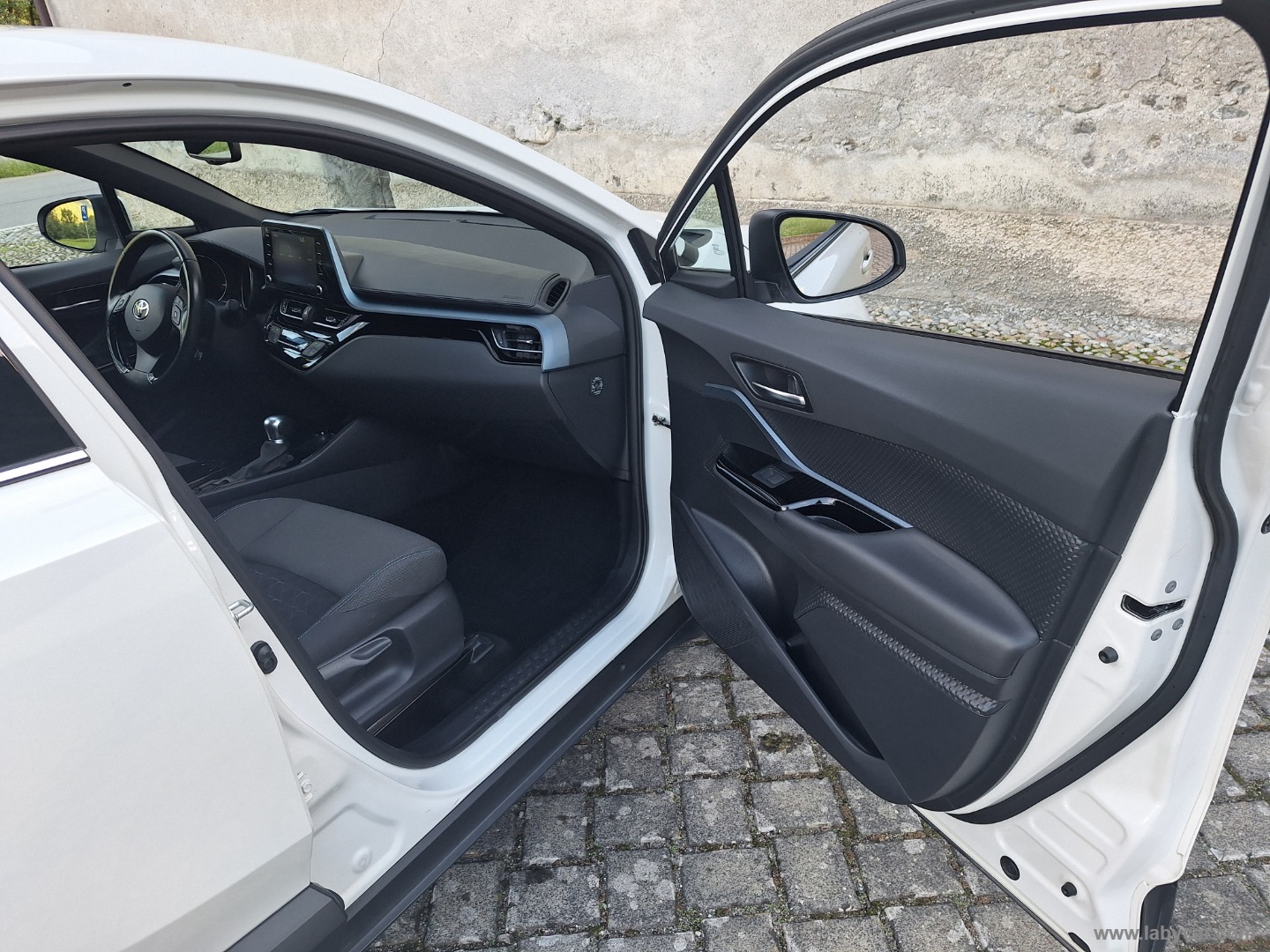 C-HR 1.8 Hybrid E-CVT TREND GARANZIA UFF. TAGLIANDI - immagine 13