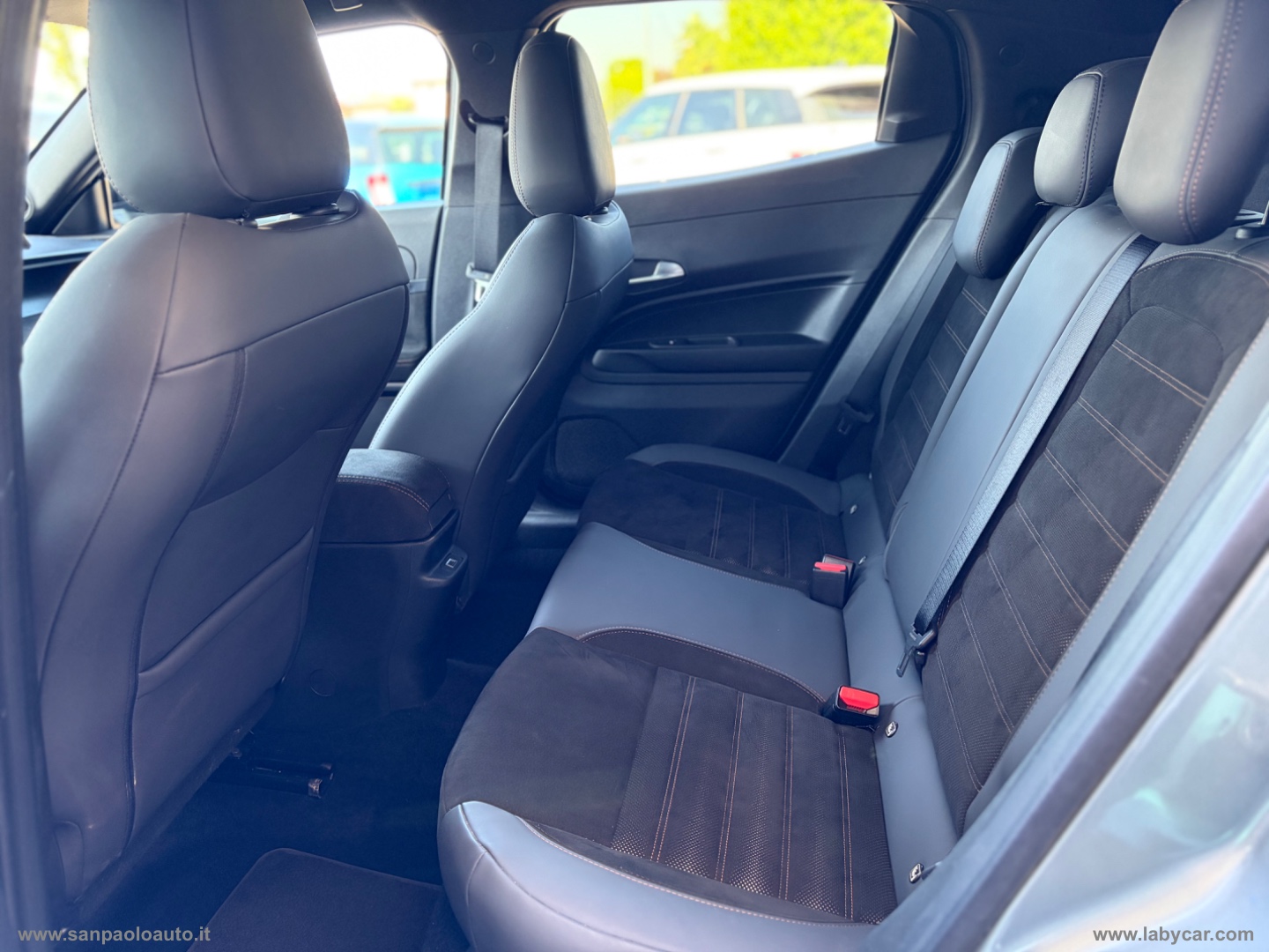 Junior 1.2 145CV Hybrid eDCT6 Q4 Intensa - immagine 13
