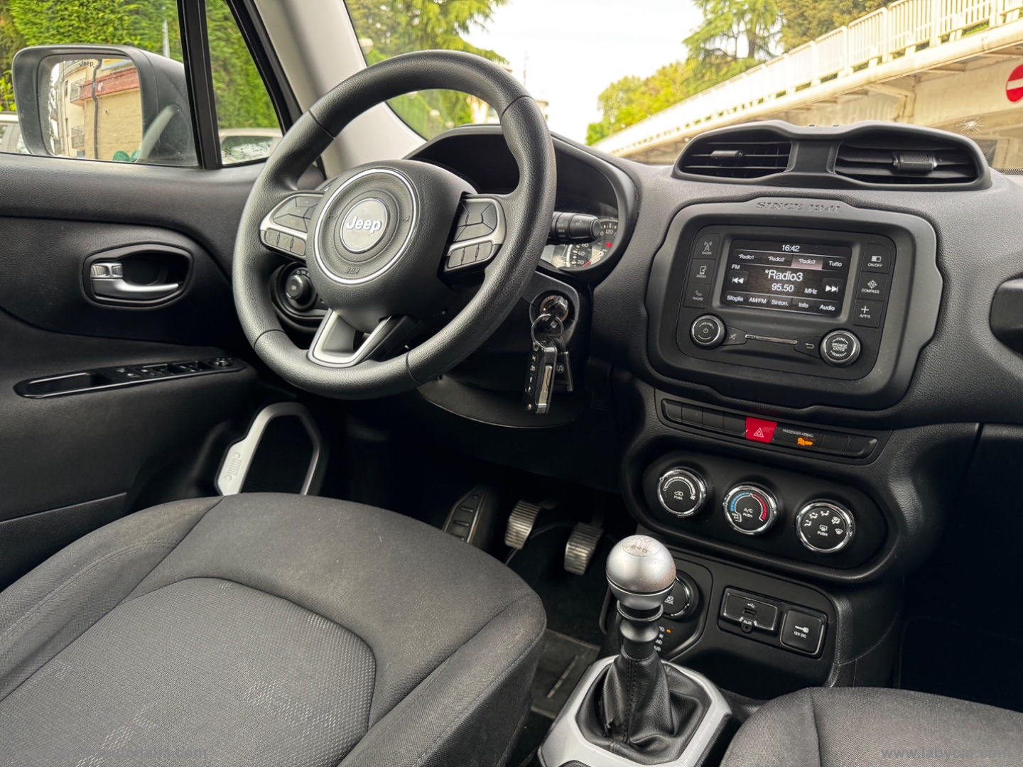 Renegade 2.0 Mjt 4WD Active Drive Sport - immagine 13