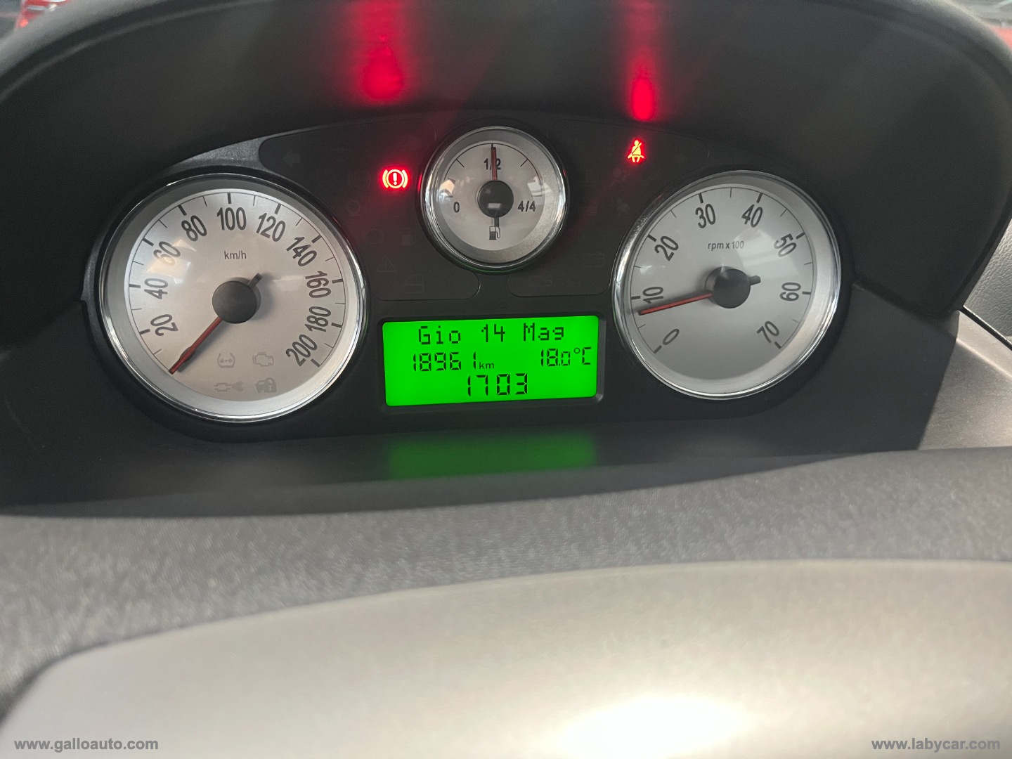 Ypsilon 1.2 69 CV Diva - immagine 13