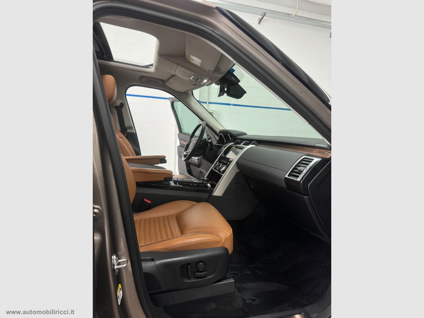 Discovery 2.0 SD4 240 CV HSE Luxury 7 POSTI - immagine 13