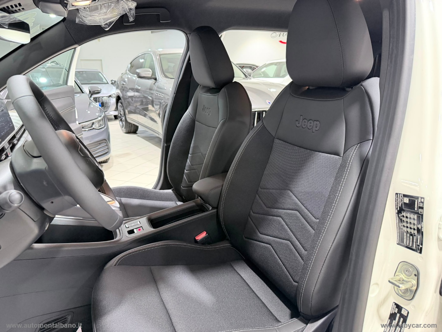 Avenger 1.2 Turbo 110CV e-Hybr.Black Ed. - immagine 13