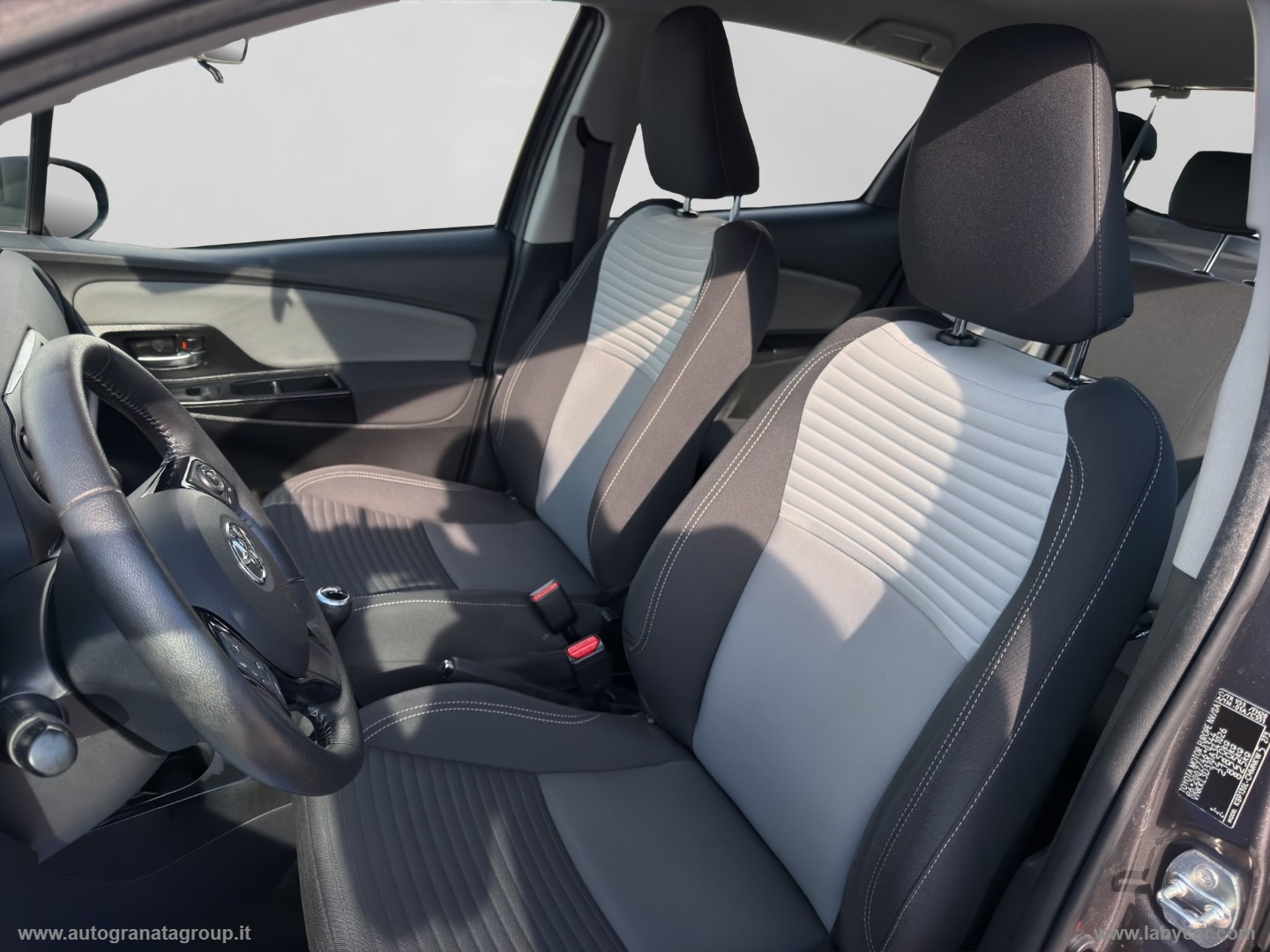 Yaris 1.0 72 CV 5p. Cool BELLA BELLA ! - immagine 13