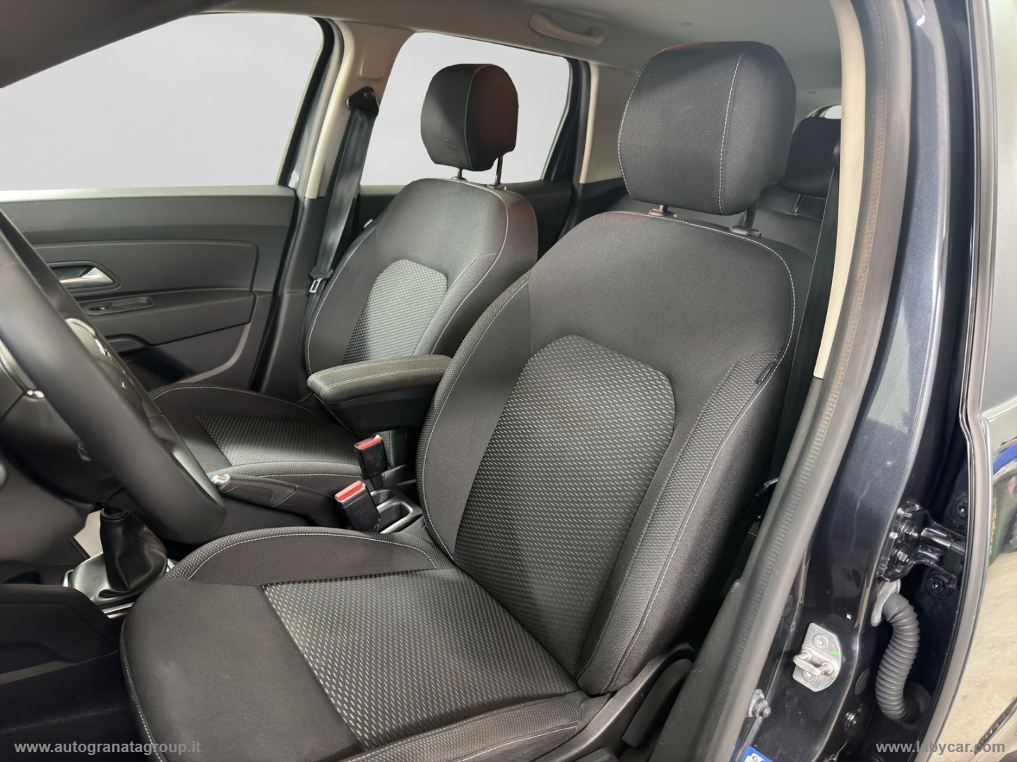 Duster 1.0 TCe 100 ECO-G 4x2 15th Anniv. GPL! - immagine 13