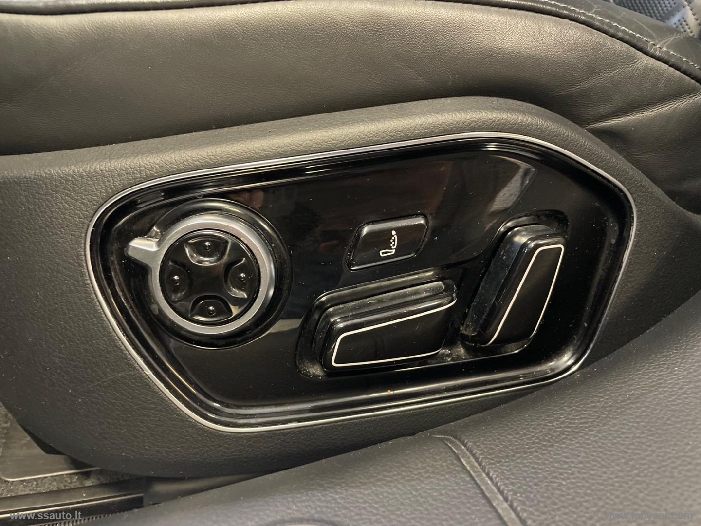 A8 L 4.2 V8 TDI 385CV quattro tip. VETTURA IMPECCABILE ED INTROVABILE!! - immagine 13