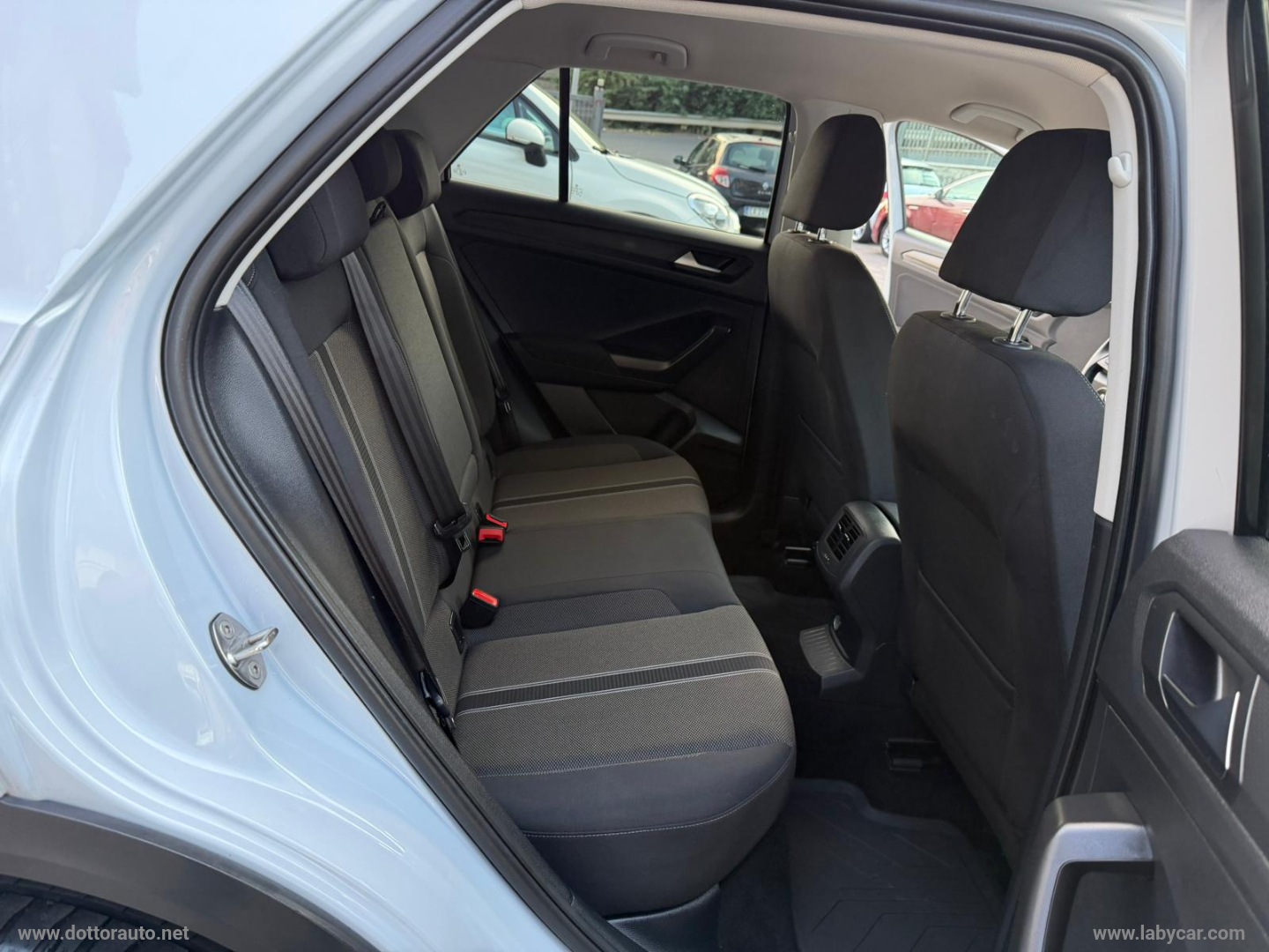 T-Roc 1.6 TDI SCR Advanced BlueMot.Tech. - immagine 13