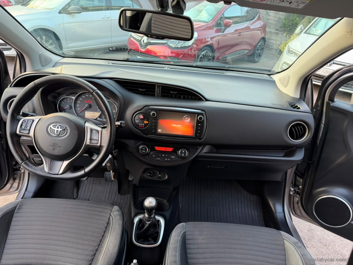 Yaris 1.4 D-4D 5p. Lounge - immagine 13