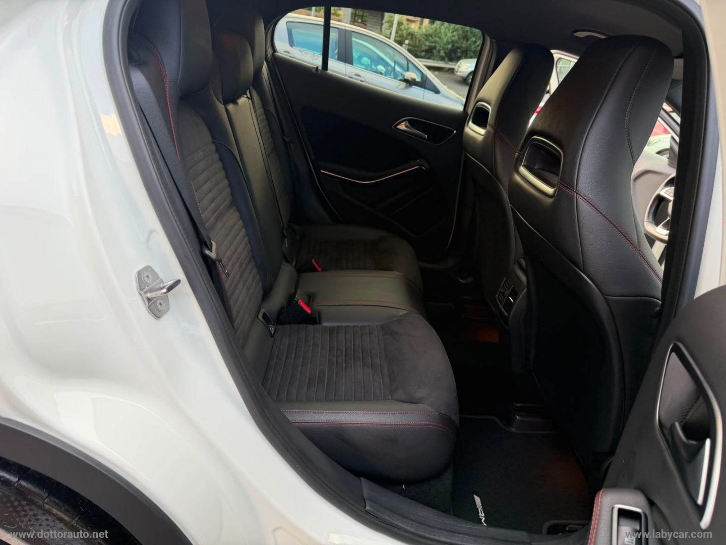 GLA 200 d Automatic 4Matic Premium - immagine 13
