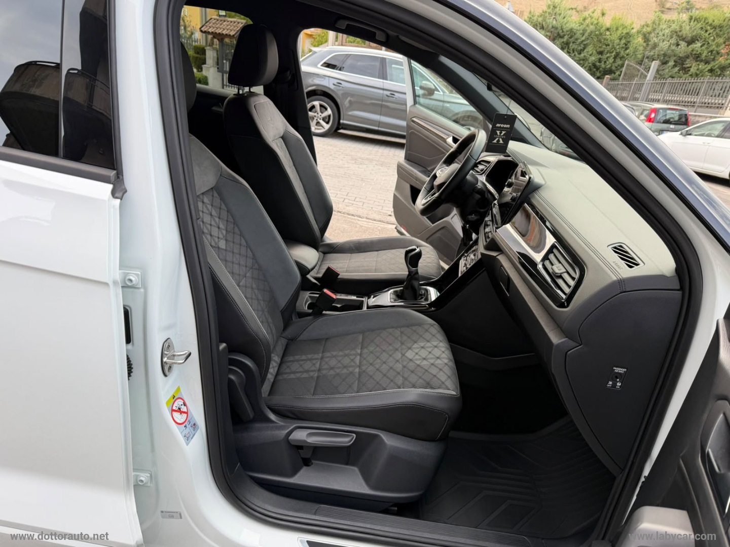 T-Roc 2.0 TDI SCR R-Line - immagine 13