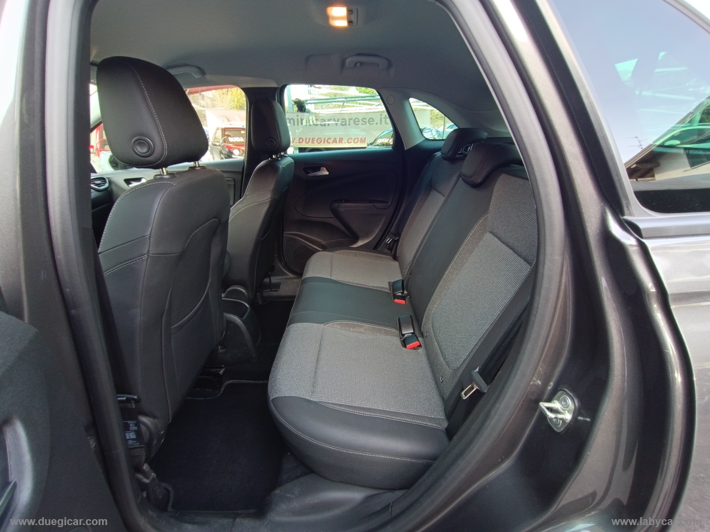 Crossland 1.2 12V S&S Design & Tech - immagine 13