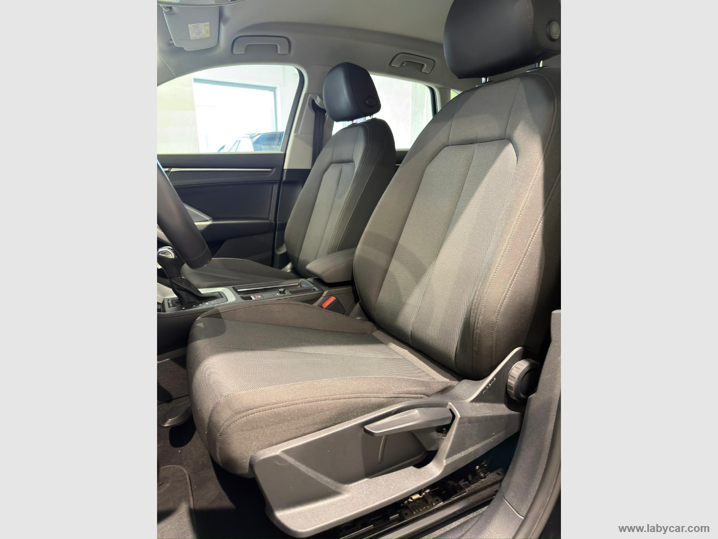 Q3 35 TDI S tronic Business Advanced - immagine 13