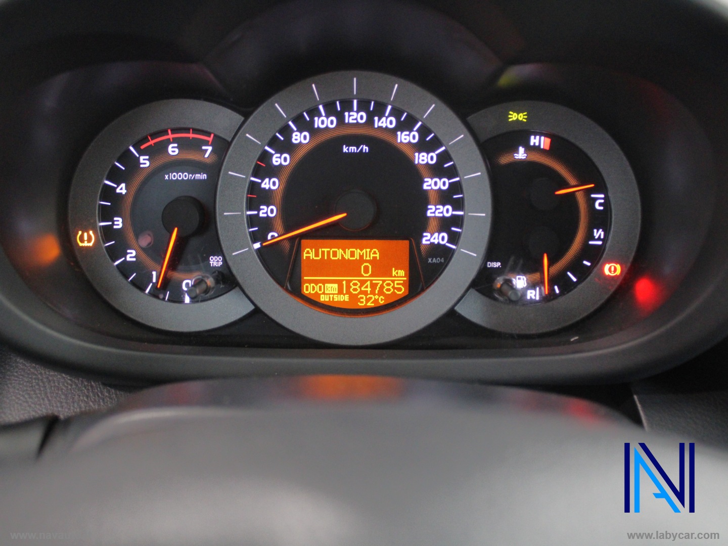 RAV4 2.2 D-4D 177 CV Luxury - immagine 13