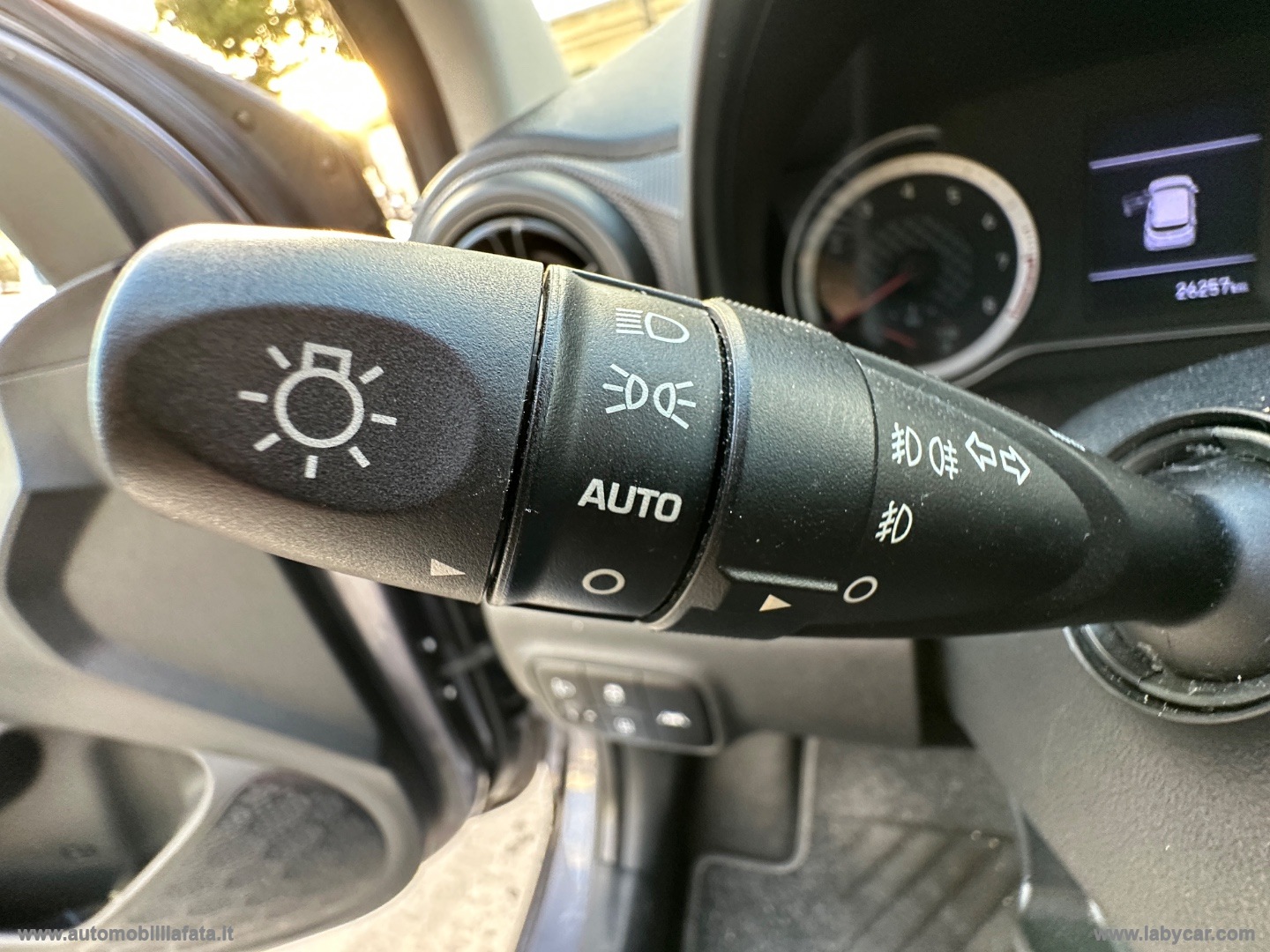 i10 1.0 MPI Tech 26.000 KM - immagine 13