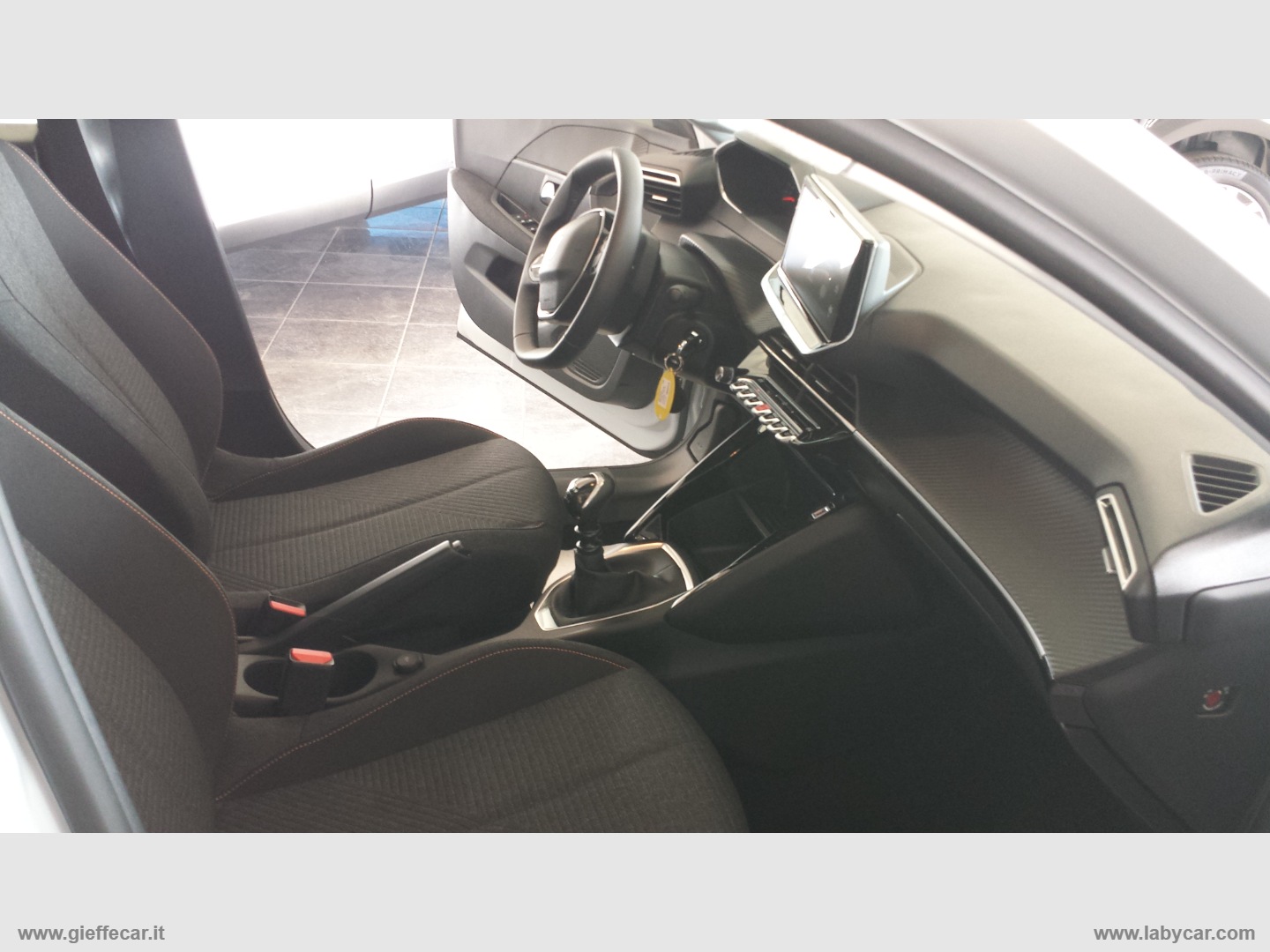 208 Turbo 100 CV 5p. Style - immagine 14