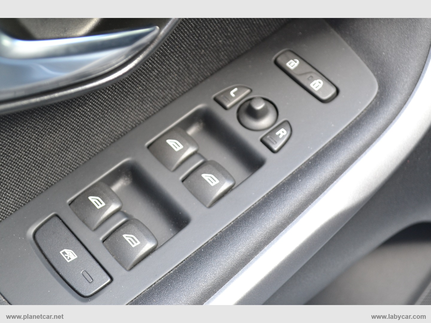 V40 Cross Country D2 Momentum - immagine 14