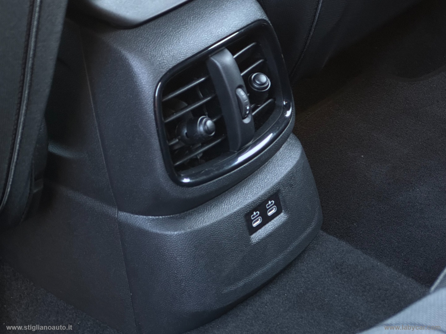 Mini Cooper D Essential Countryman - immagine 14