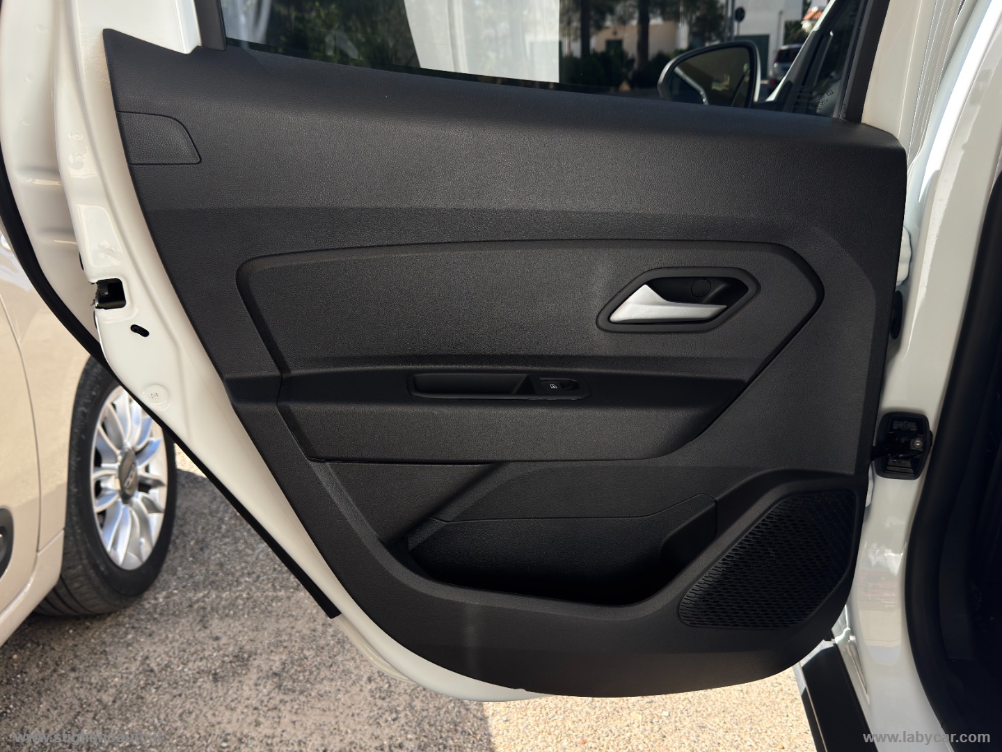 Duster 1.5 Blue dCi 8V 115CV 4x2 Essent. GANCIO TRAINO - immagine 14