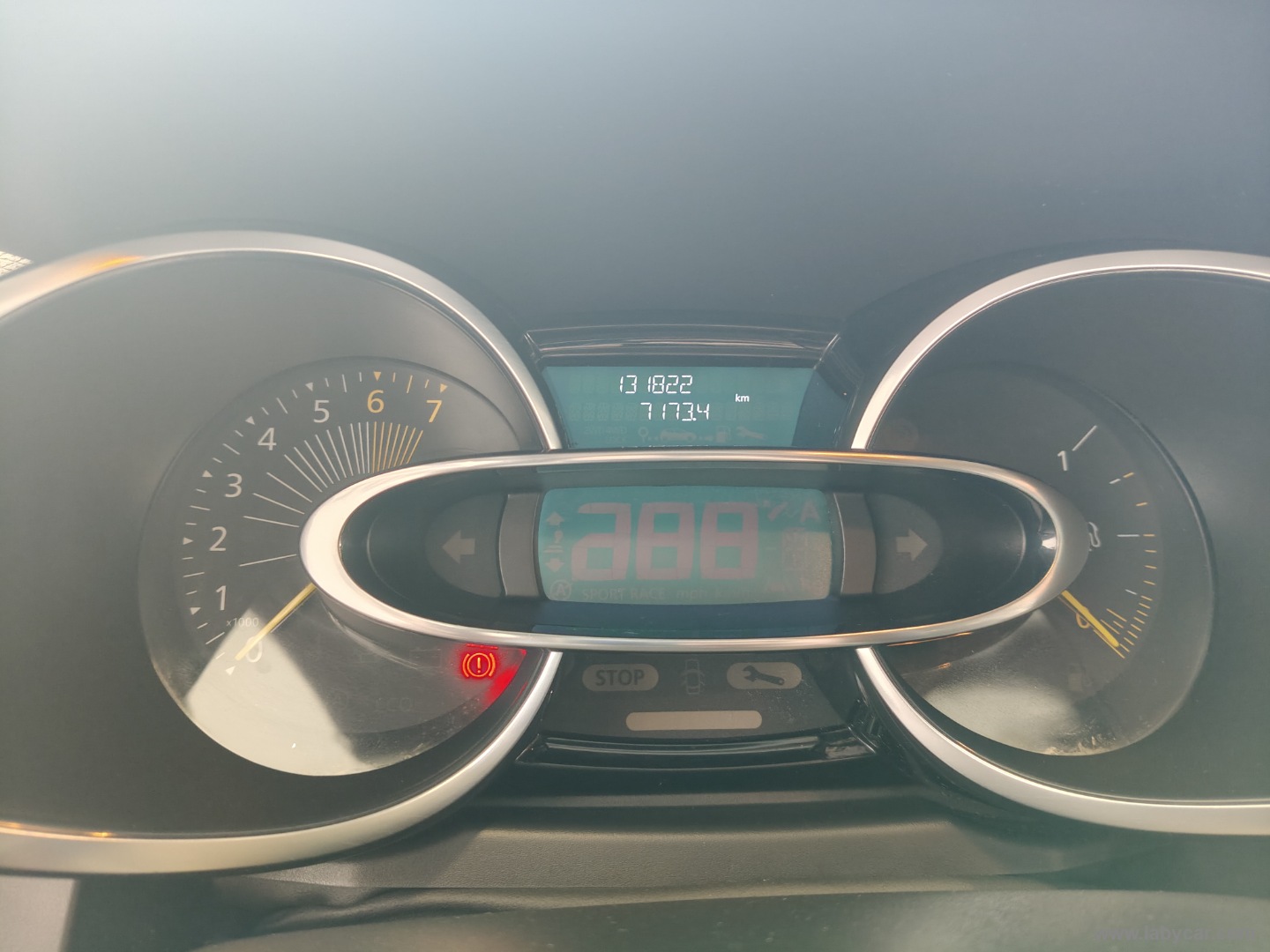 Clio 1.2 75 CV 5p. Costume National - immagine 14