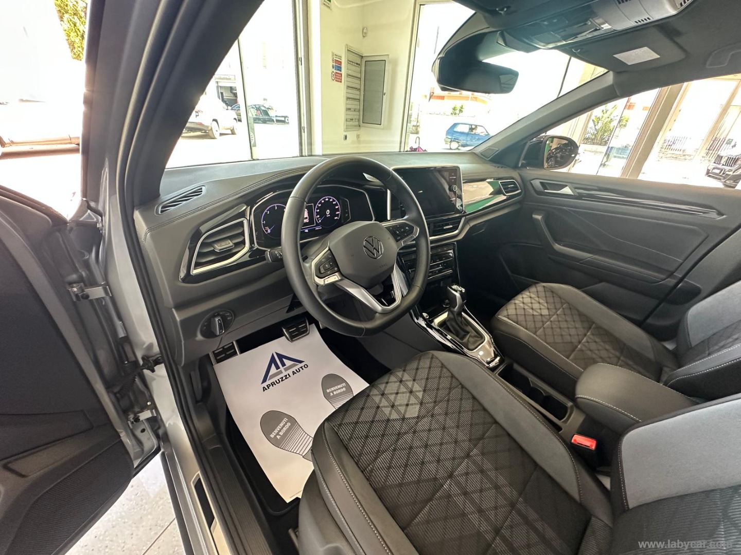 T-Roc 2.0 TDI SCR 150 CV DSG R-Line Plus - immagine 14