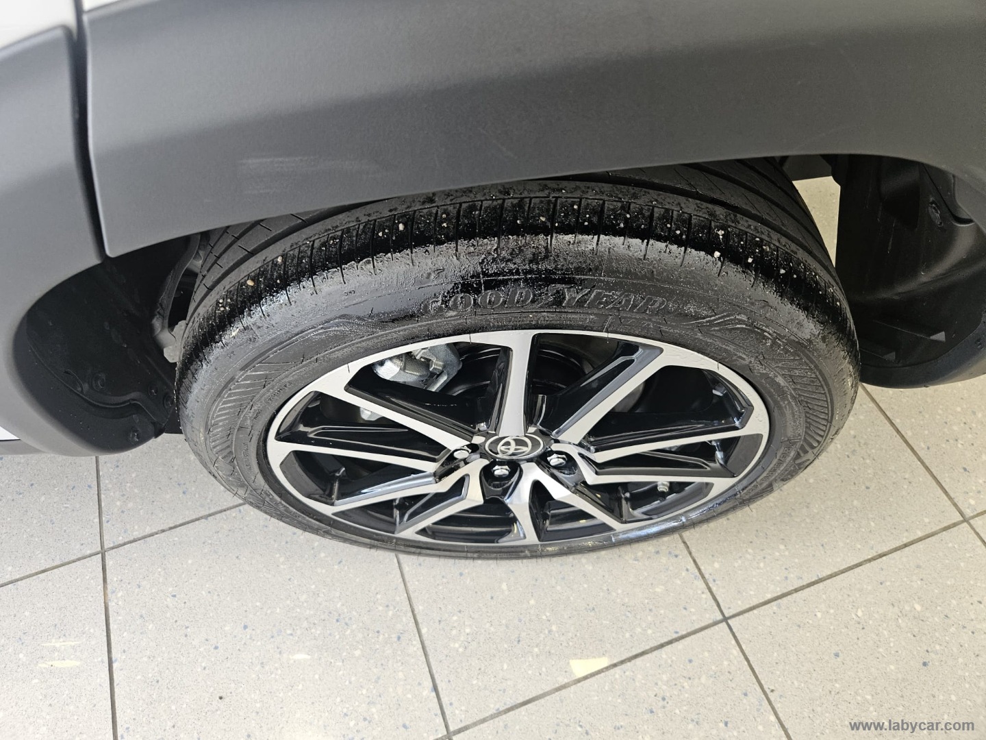 Yaris Cross 1.5 Hybrid 5p.E-CVT GR SPORT - immagine 14