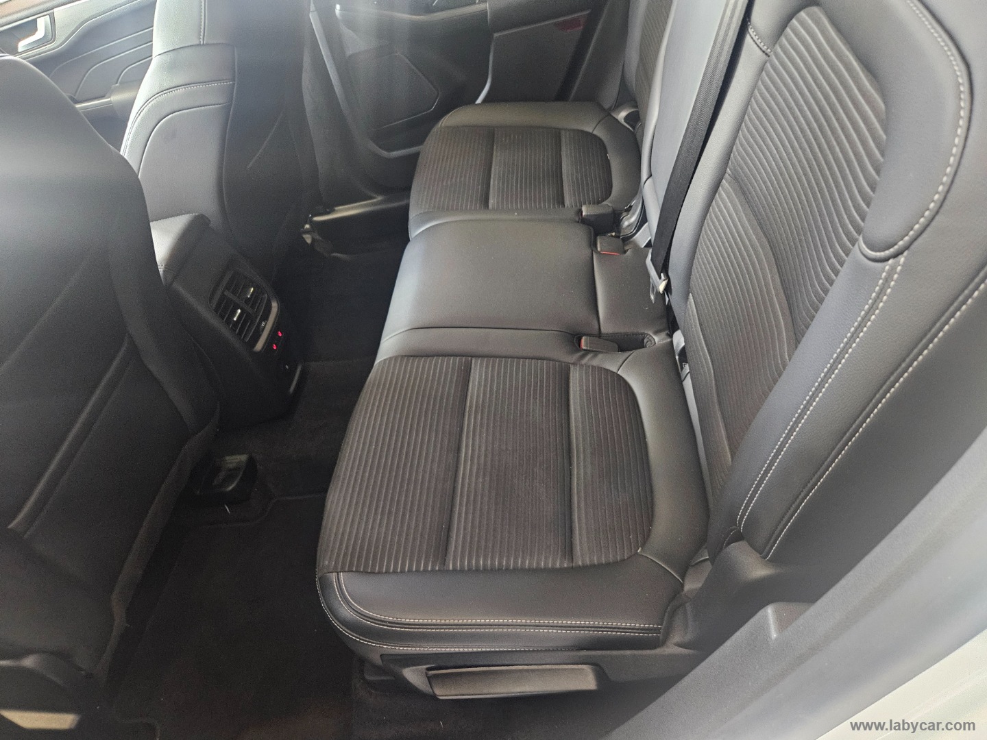 Kuga 2.0 EcoBlue 120 CV aut 2WD Tit.Bus. - immagine 14