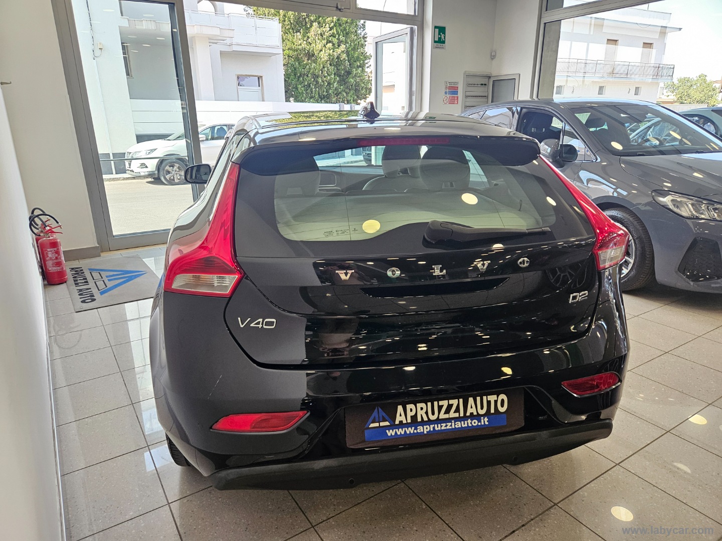 V40 D2 Momentum - immagine 14