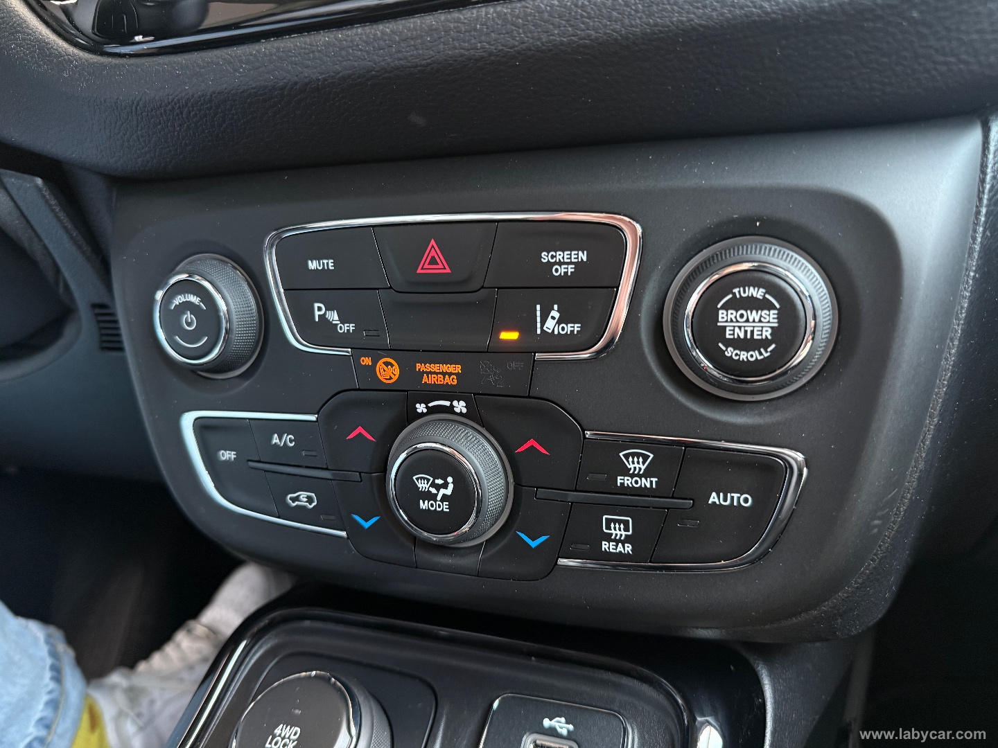 Compass 2.0 Mjt II aut. 4WD Longitude - immagine 14