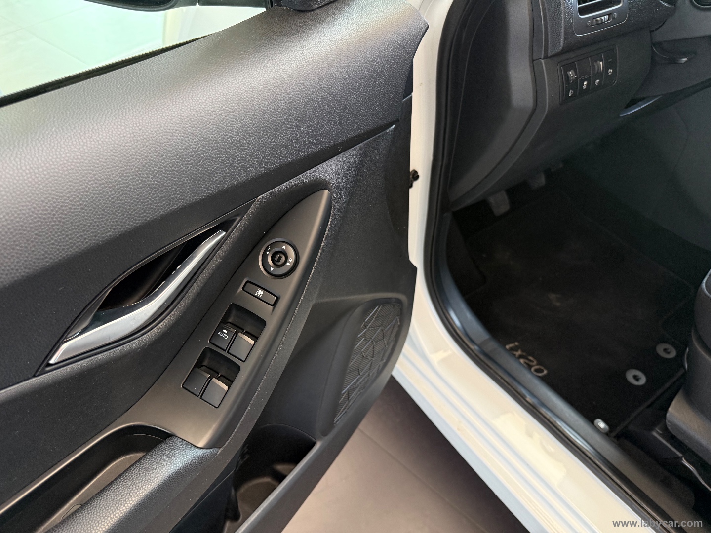 ix20 1.4 90 CV Light - immagine 14