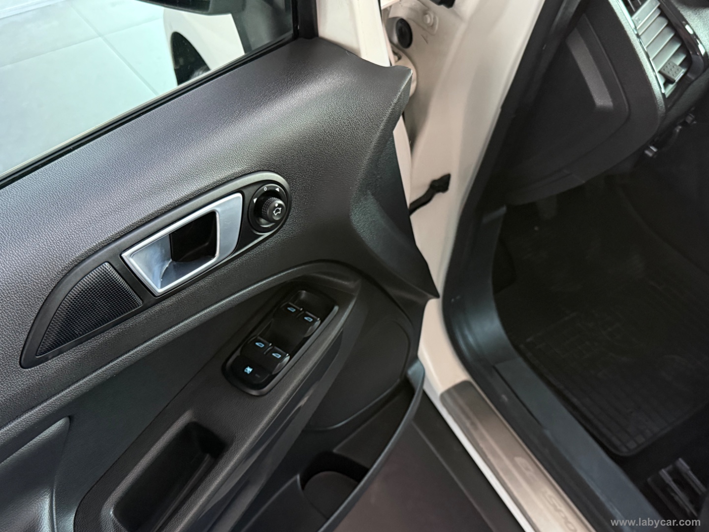EcoSport 1.5 TDCi 95 CV Titanium - immagine 14